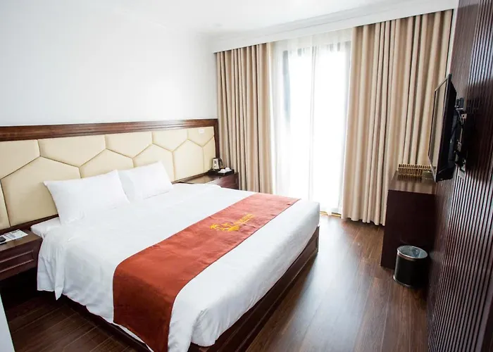 Holiday Hotel Khách sạn