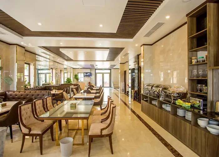 Holiday Hotel Khách sạn