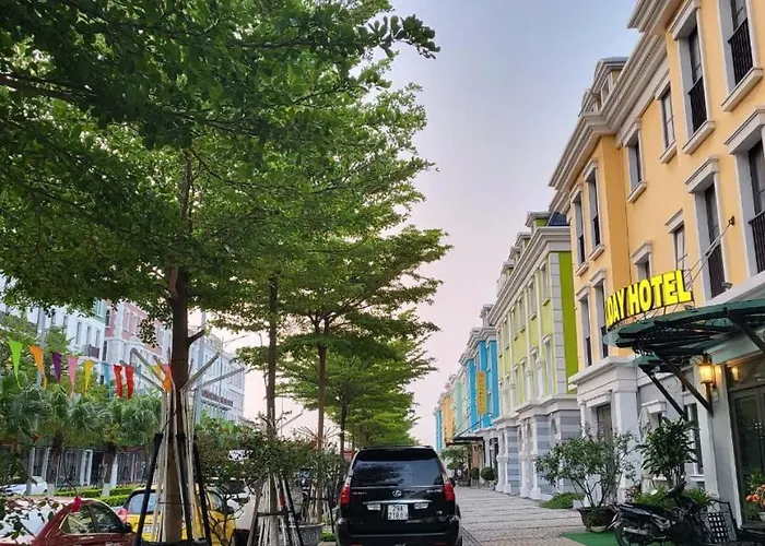 Holiday Hotel * Hạ Long